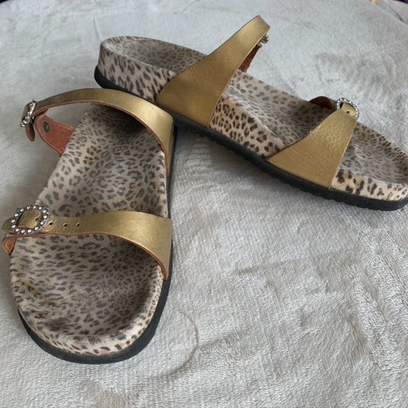 mephisto gold sandals